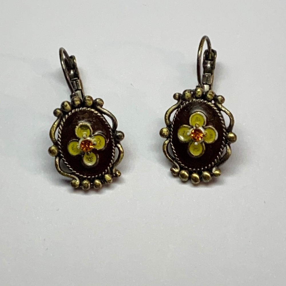 Vintage looking earrings